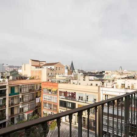 Atico Con Terraza En El Corazon De Barcelona Apartment Exterior photo