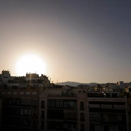 Atico Con Terraza En El Corazon De Barcelona Apartment Exterior photo